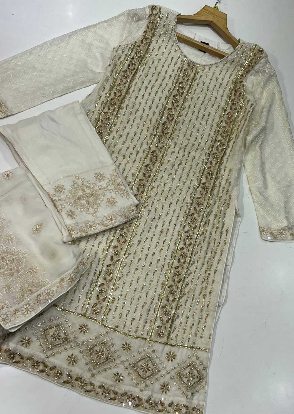 Cream : Readymade blouse [MIRA] main image 1