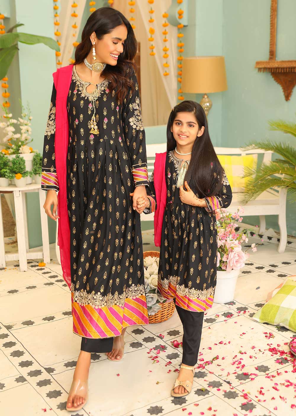 HK135 Arya Readymade Black Mother & Daughter Linen Dress – Memsaab