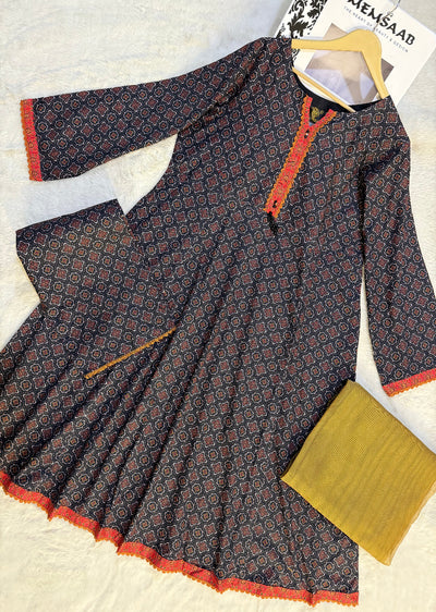 HSS-1121 - Readymade Heeras Suit - Memsaab Online