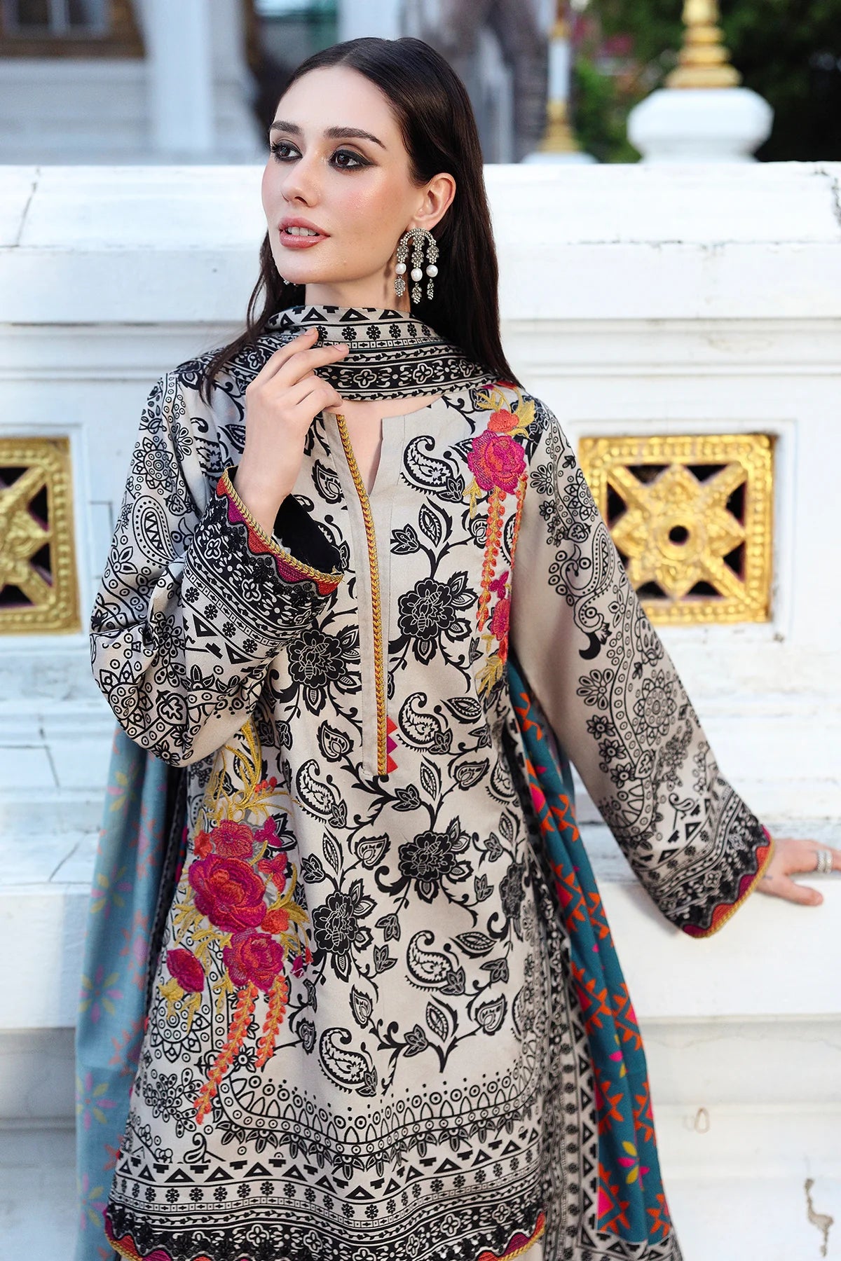CCW6-19-Unstitched Embroidered Linen Collection 2025 - Memsaab Online
