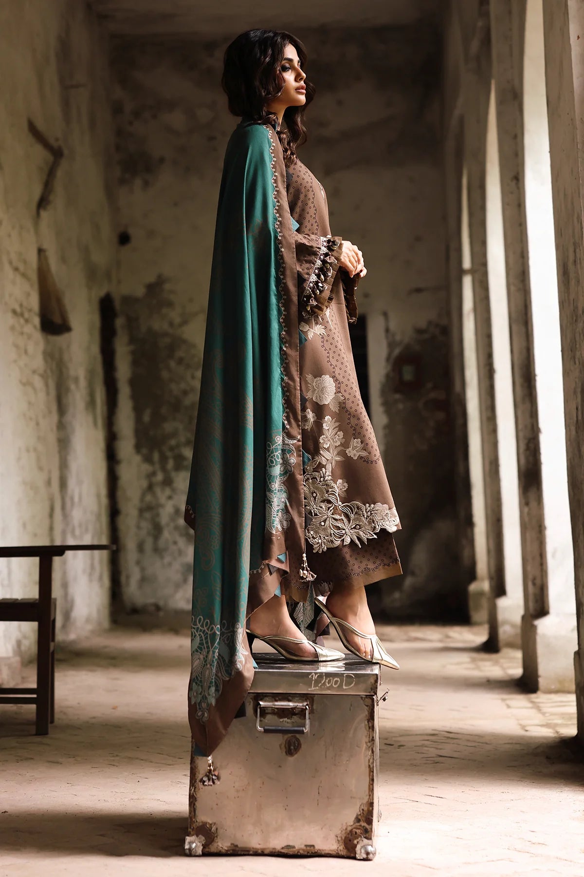 CCW6-16-Unstitched Embroidered Linen Collection 2025 - Memsaab Online