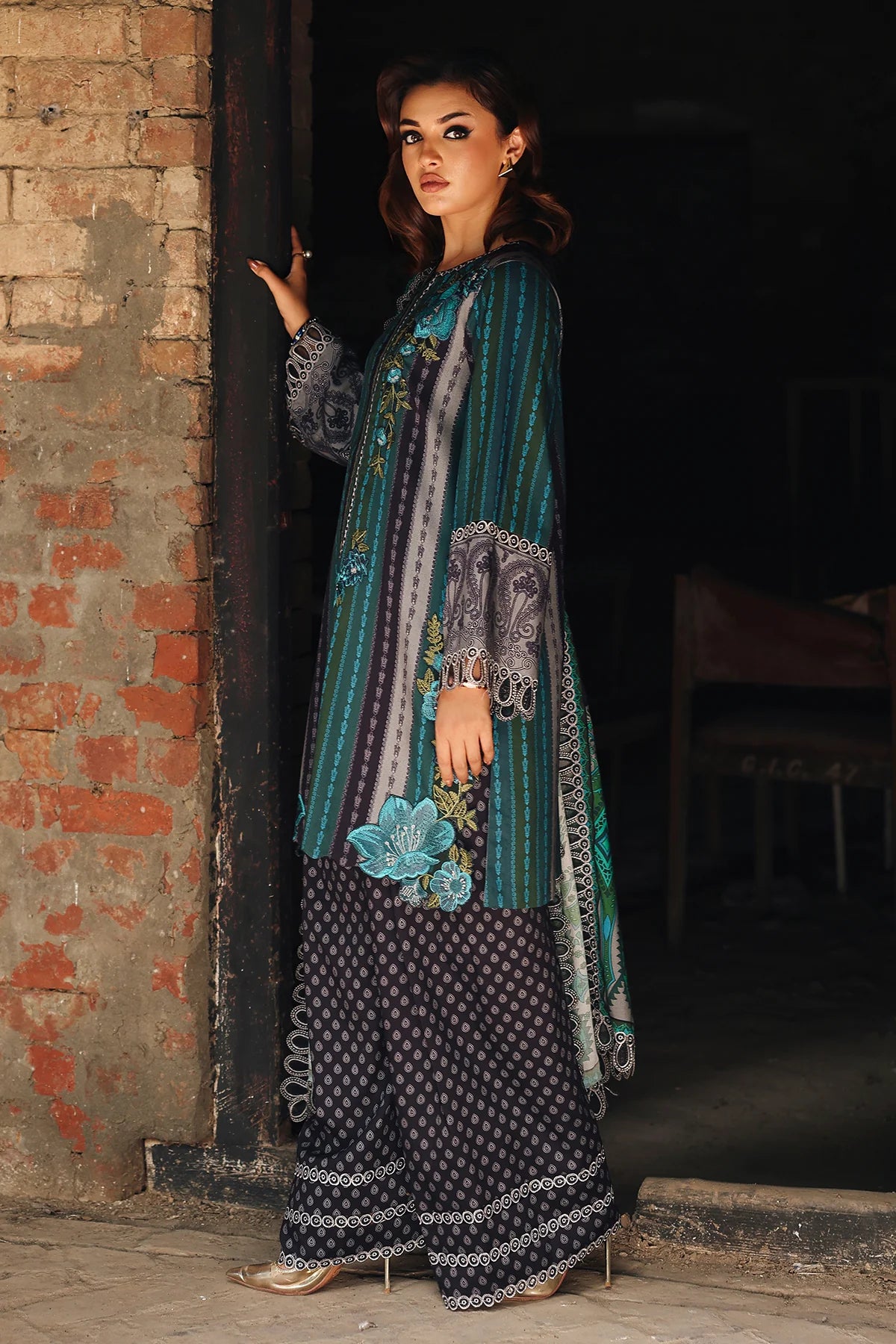 CCW6-12-Unstitched Embroidered Linen Collection 2025 - Memsaab Online