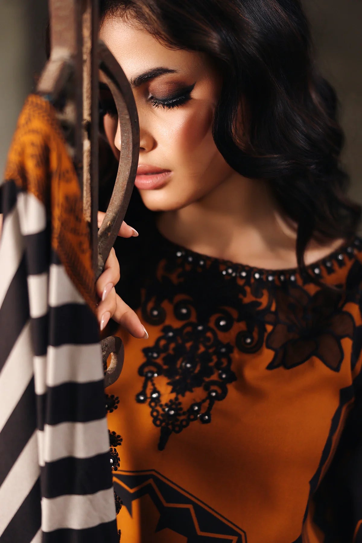 CCW6-13-Unstitched Embroidered Linen Collection 2025 - Memsaab Online