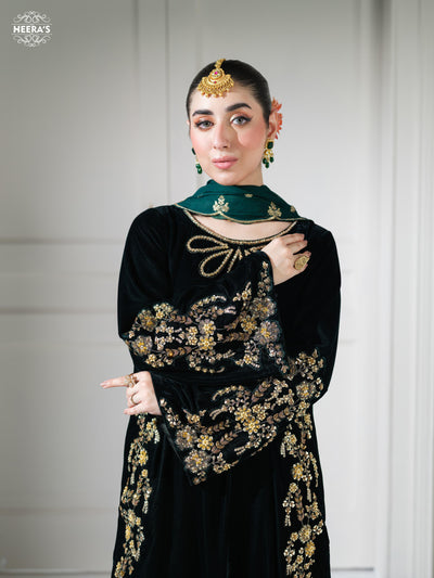 HSS-1151 - Readymade Luxury Velvet Heeras Suit - Memsaab Online