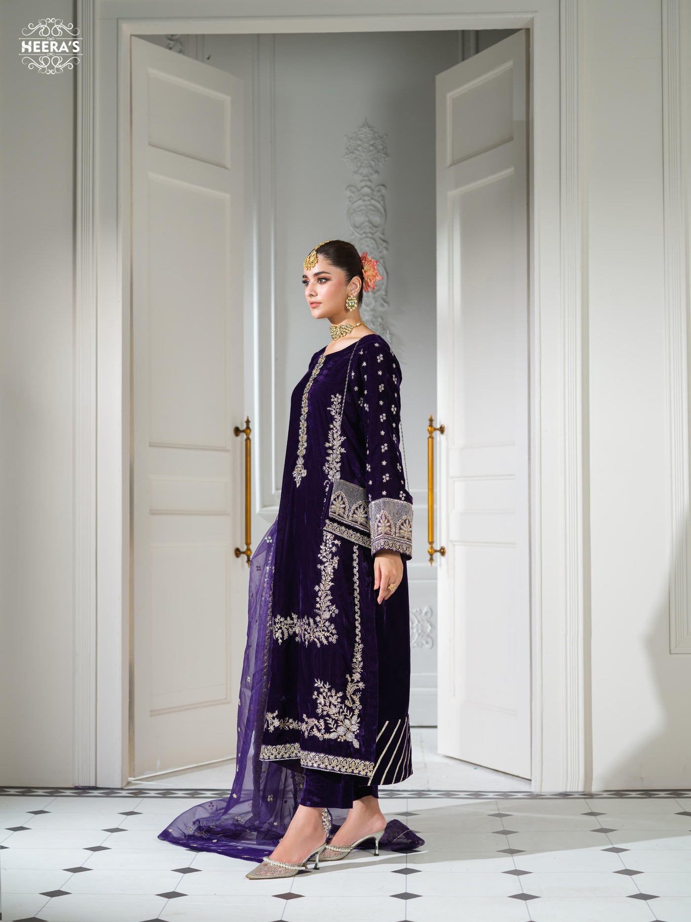 HSS-1152 - Readymade Luxury Velvet Heeras Suit - Memsaab Online