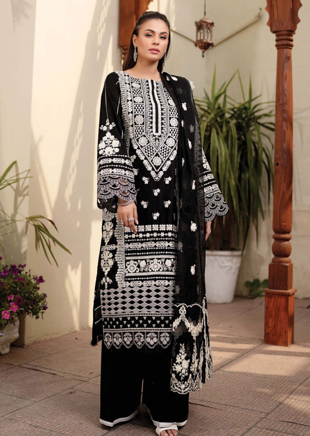 B-1104 - Unstitched - Bahaar Luxury Lawn Collection 2023 - Memsaab Online