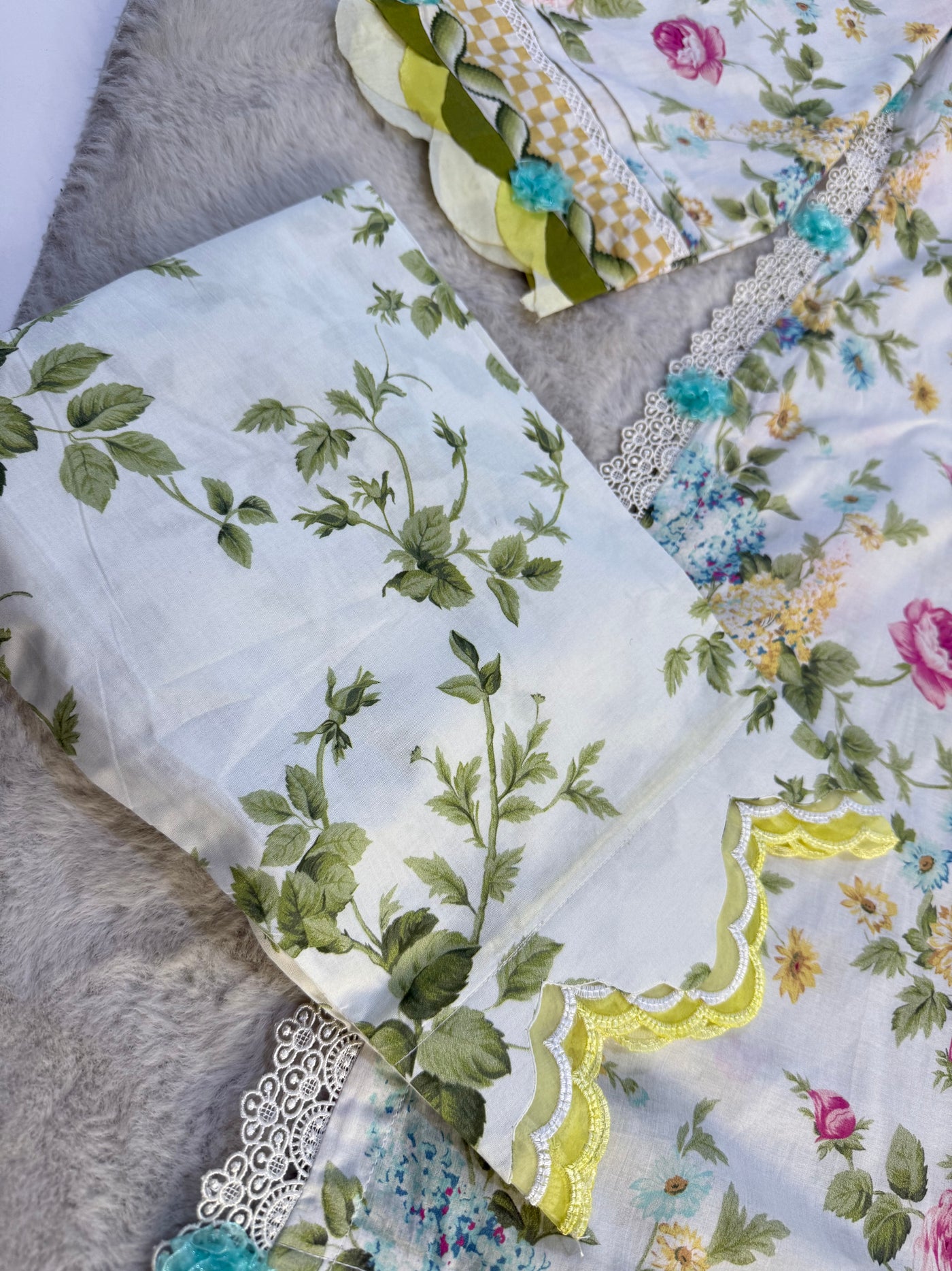 ELFECD-05-A-Gladiolus Grace-Readymade-Elaf Prints Collection 2025 - Memsaab Online