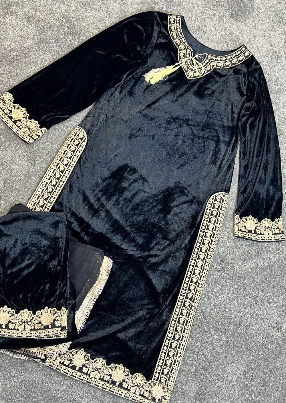 RGZ1515 Black Readymade Velvet Suit - Memsaab Online