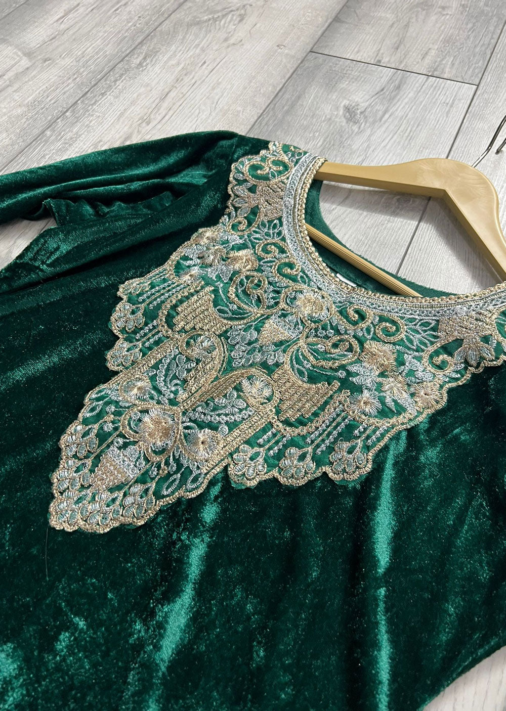 RGZ1731 Green Readymade Velvet Suit - Memsaab Online