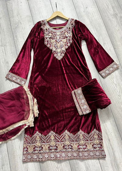 RGZ1731 Red Readymade Velvet Suit - Memsaab Online