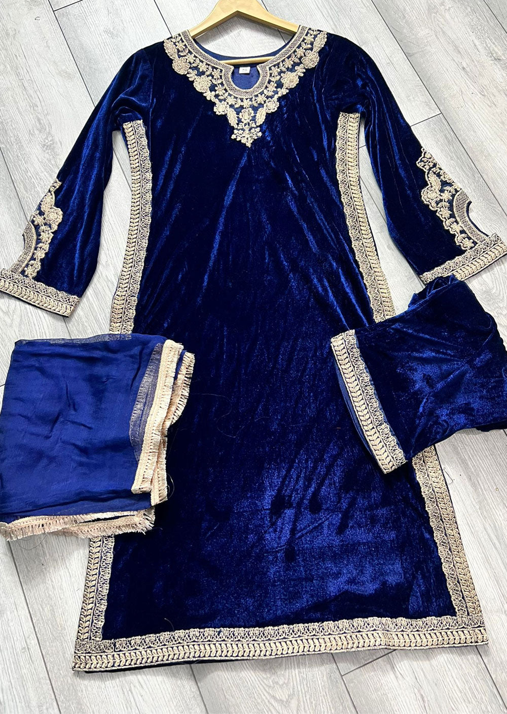 RGZ1736 Navy Readymade Velvet Suit - Memsaab Online