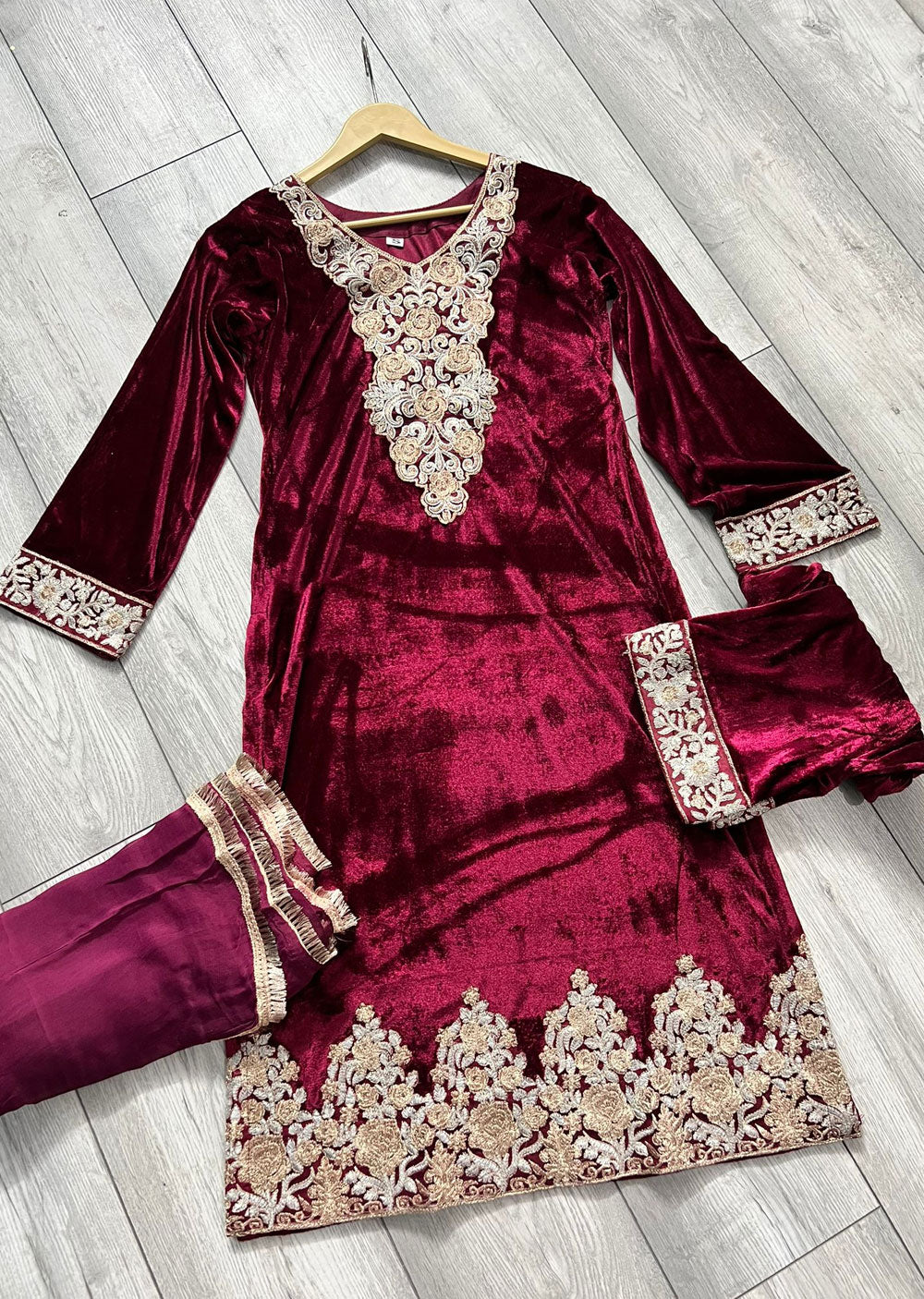 RGZ1738 Maroon Readymade Velvet Suit - Memsaab Online