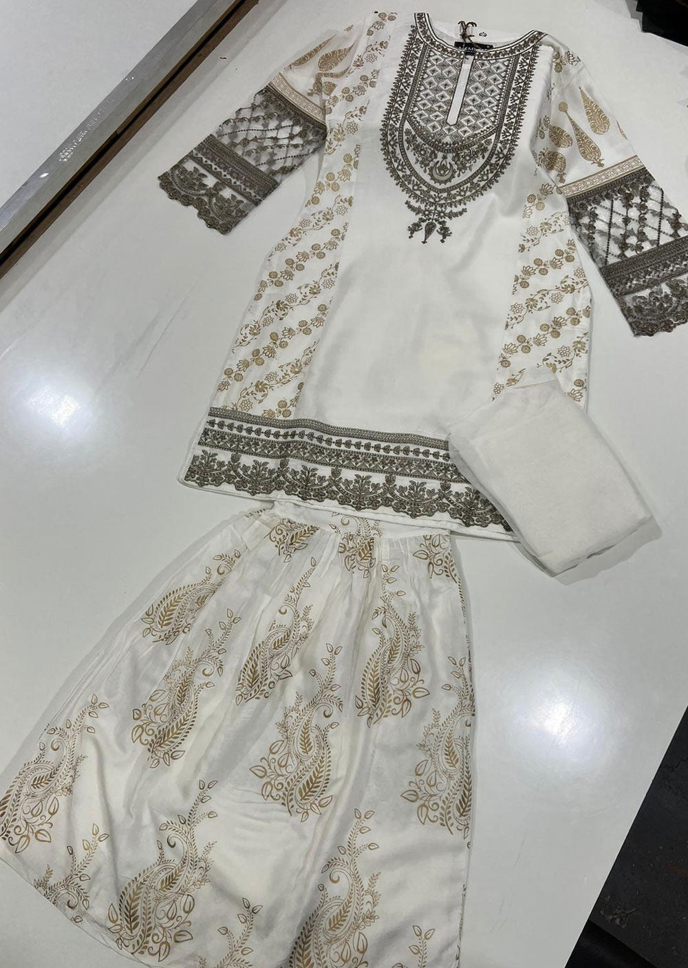 HK181 Bekhud Readymade White Linen Mother & Daughter Suit - Memsaab Online