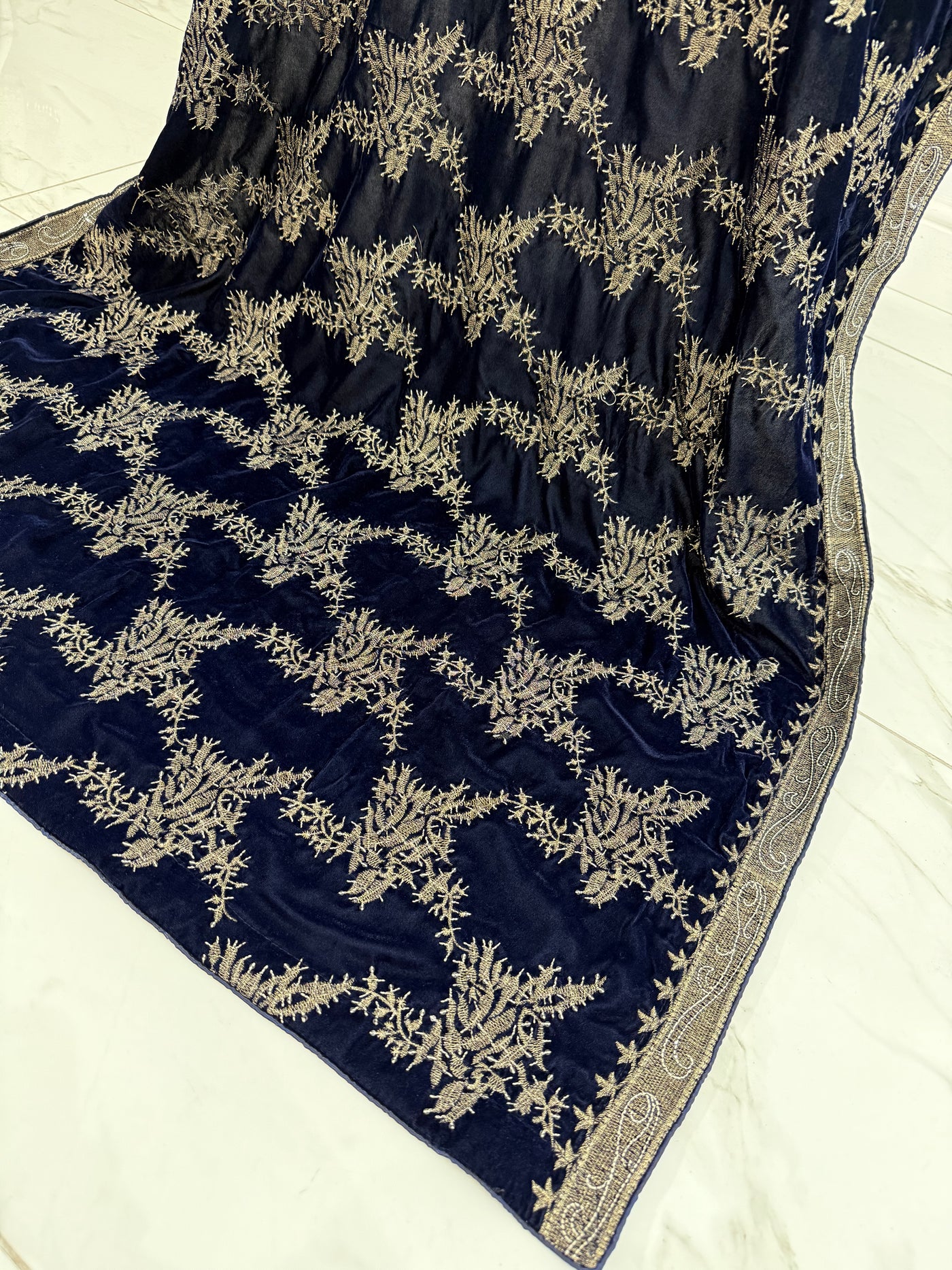 SMV102 Embroidered Velvet Shawl