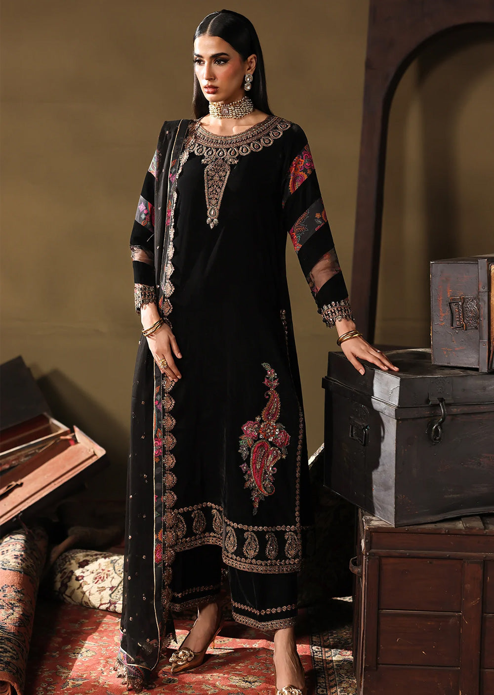 CVT5-01 Unstitched Premium Velvet 2025 - Memsaab Online