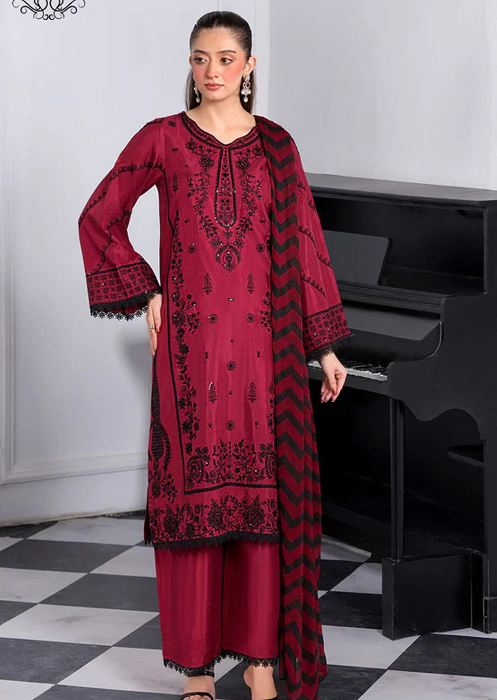 HSS-1135 - Readymade Heeras Suit - Memsaab Online
