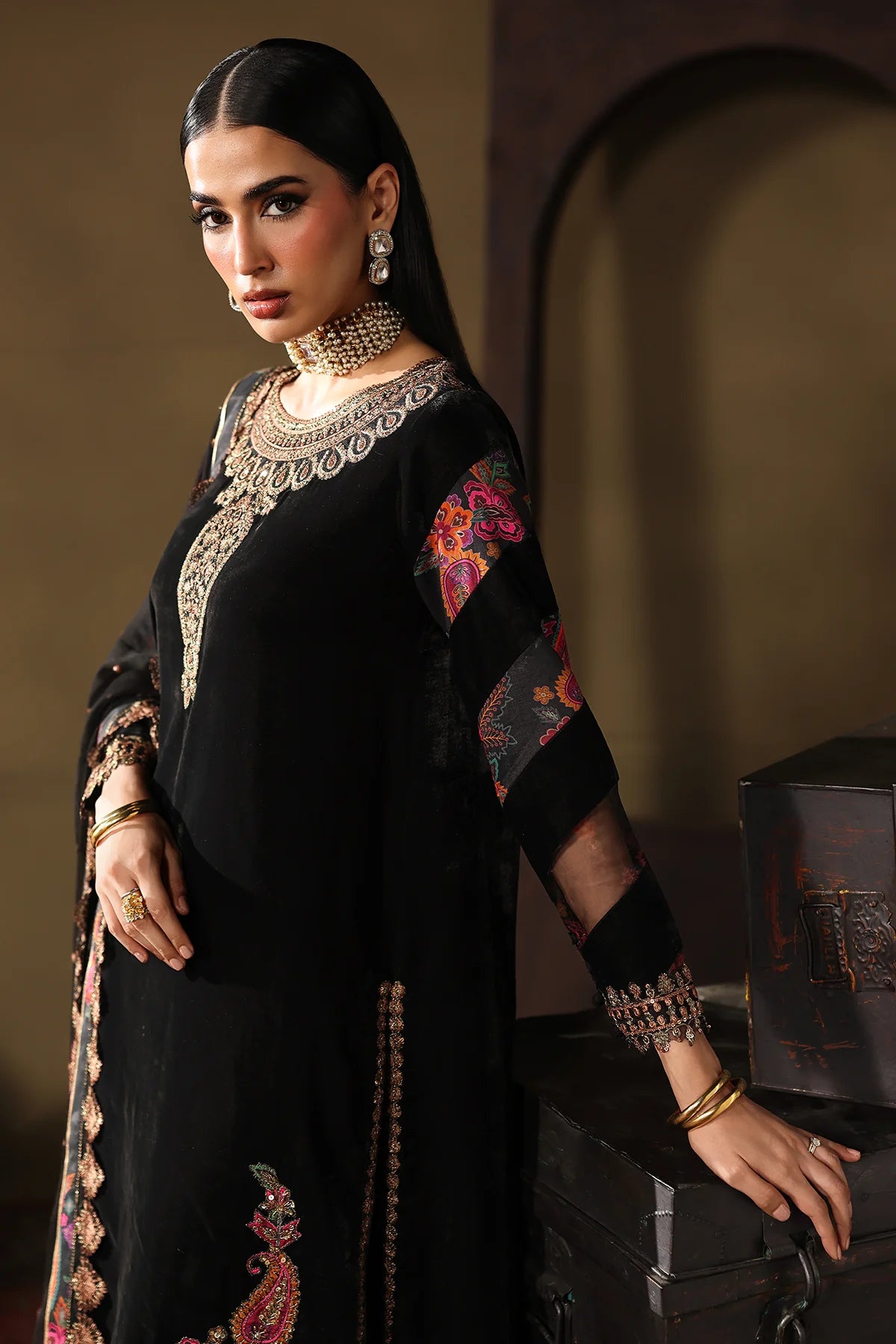 CVT5-01 Unstitched Premium Velvet 2025 - Memsaab Online