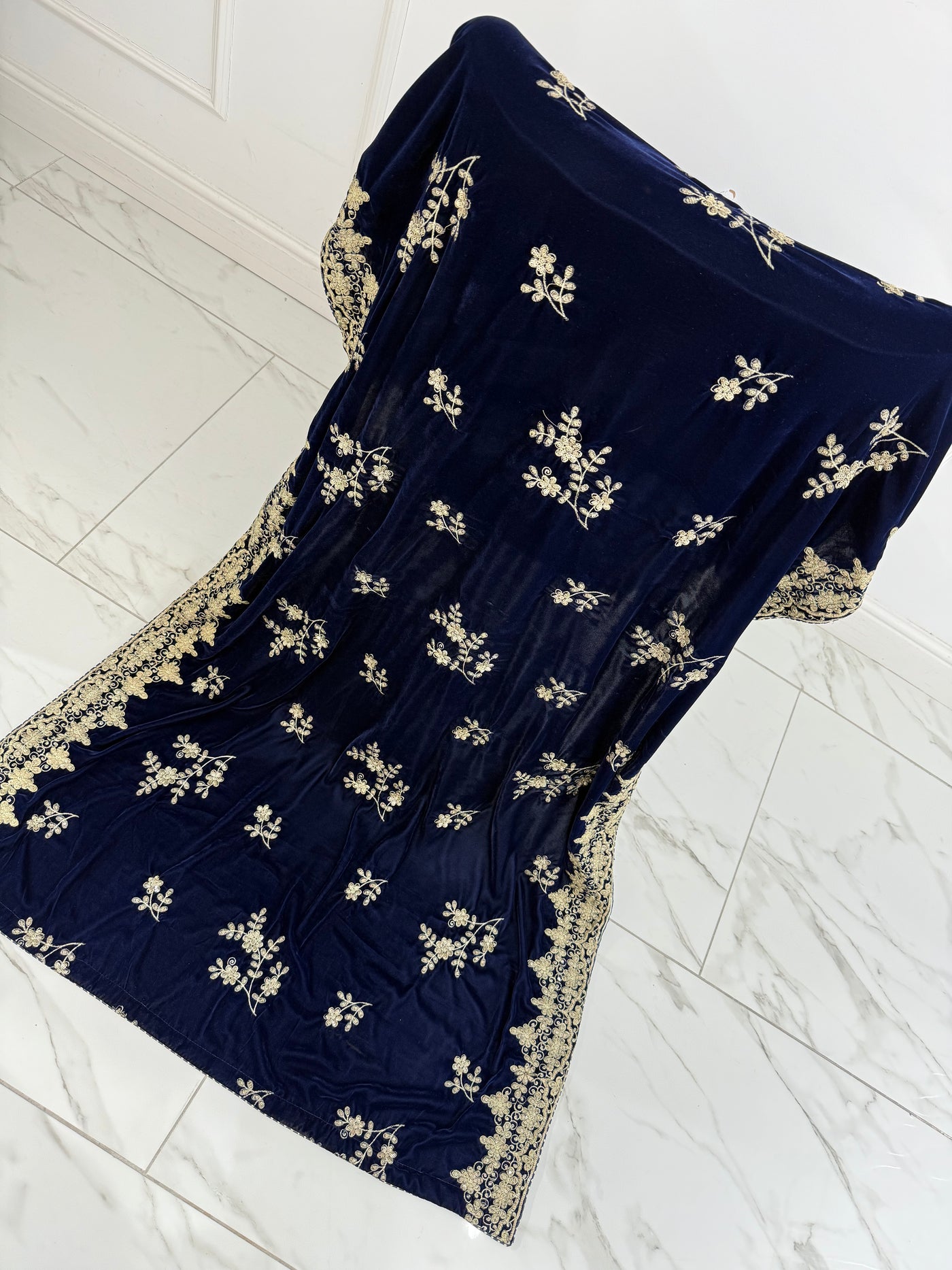 SMV103 Embroidered Velvet Shawl