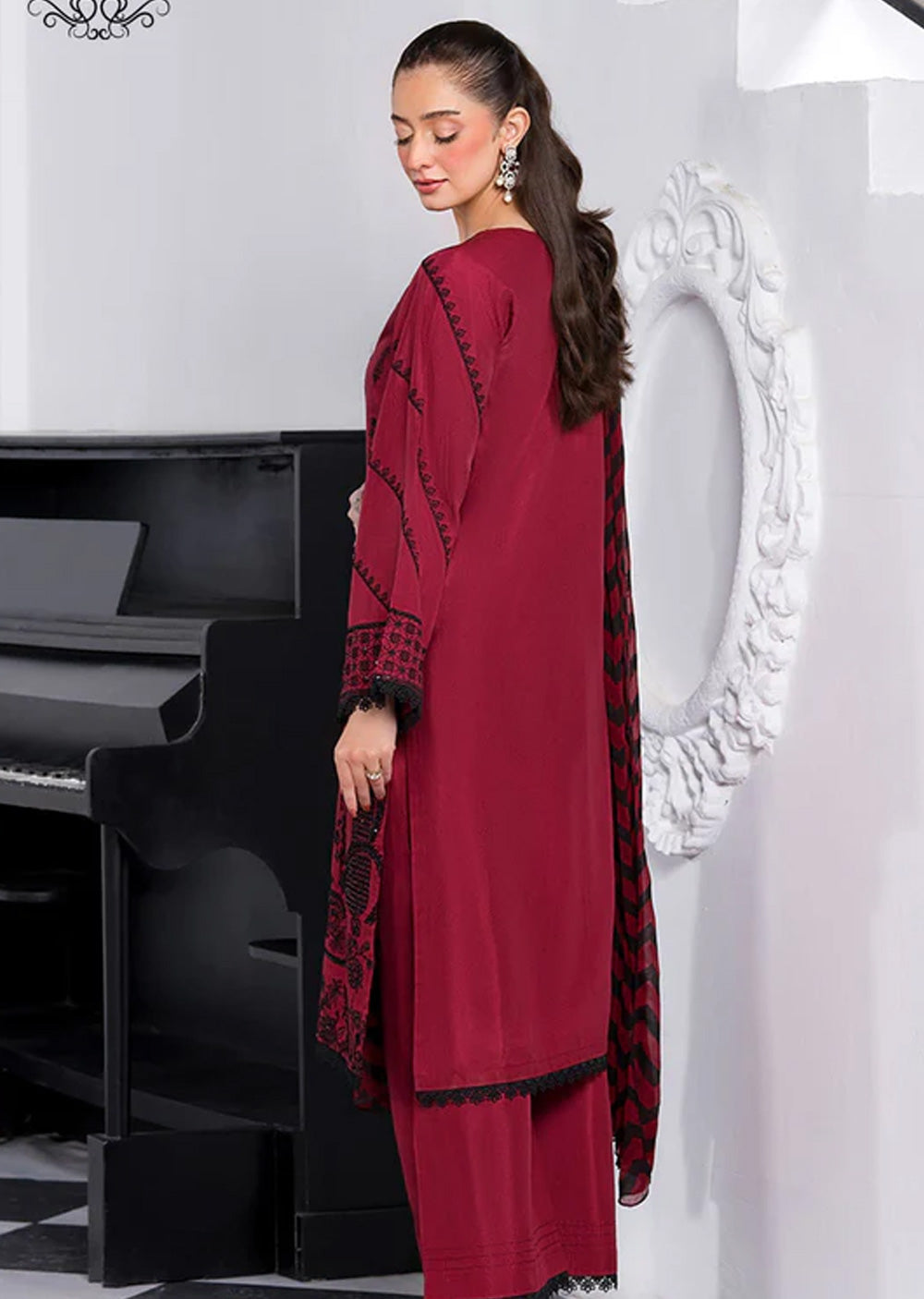 HSS-1135 - Readymade Heeras Suit - Memsaab Online