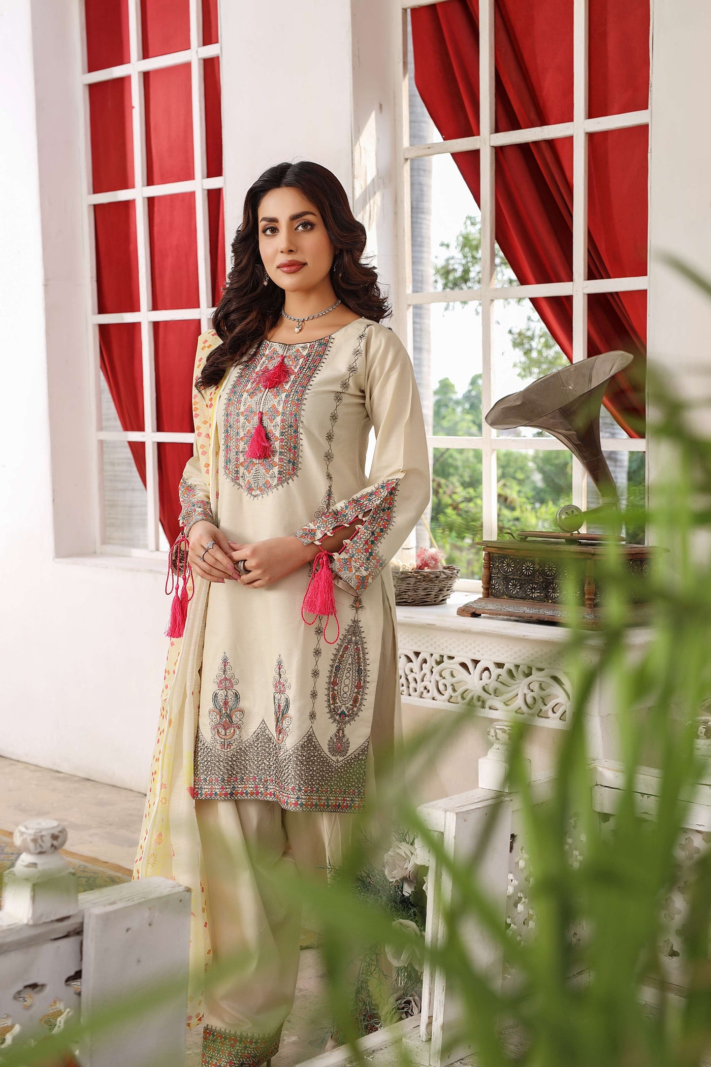 HK320 - Readymade Lilen Outfit 2025 - Memsaab Online