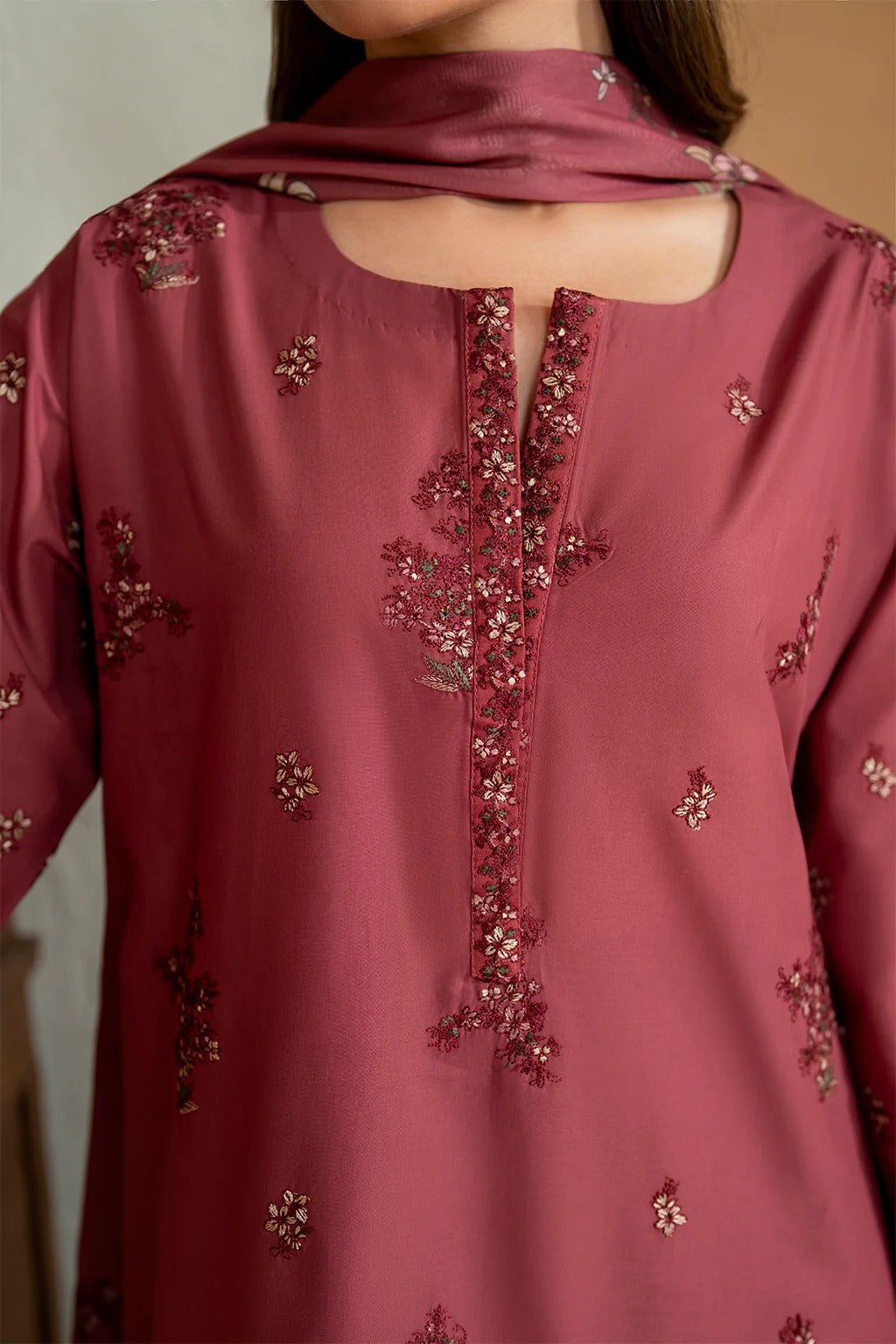 IFE-UE-469-Iznik Printed Lawn Edition 2025 - Memsaab Online