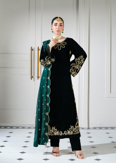 HSS-1151 - Readymade Luxury Velvet Heeras Suit - Memsaab Online