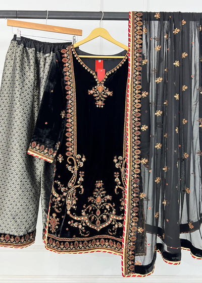 RK6101 - Black Readymade Velvet Suit - Memsaab Online