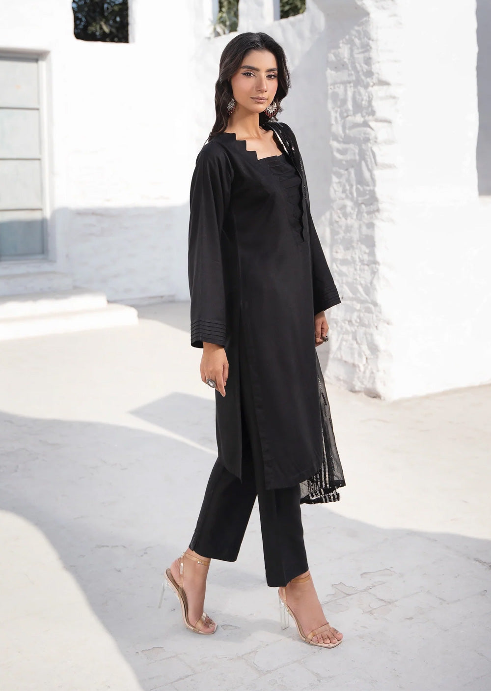 RNDH-01 - Black - Readymade - Rania.H Linen Collection 2025 - Memsaab Online