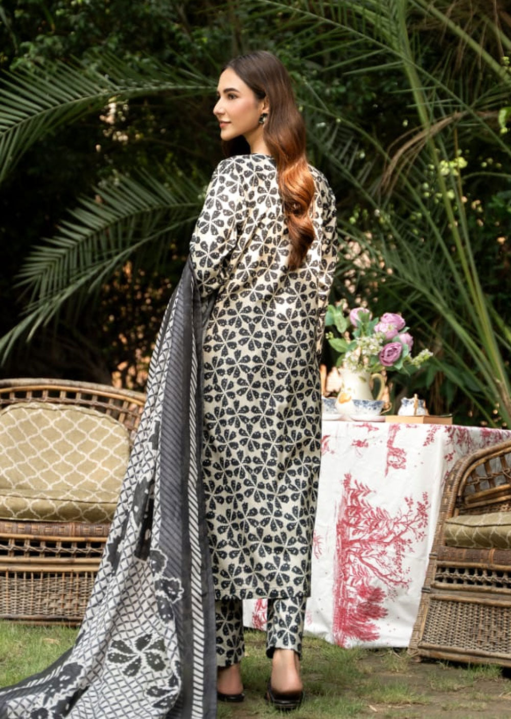 MNC-01 - Saya - Readymade - The Monochrome Collection by Raniya.H 2024 - Memsaab Online