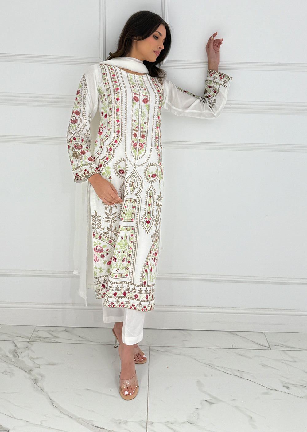 HK272 Zulm - White Linen Oufit - Memsaab Online