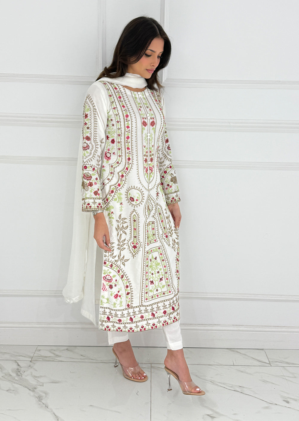 HK272 Zulm - White Linen Oufit - Memsaab Online