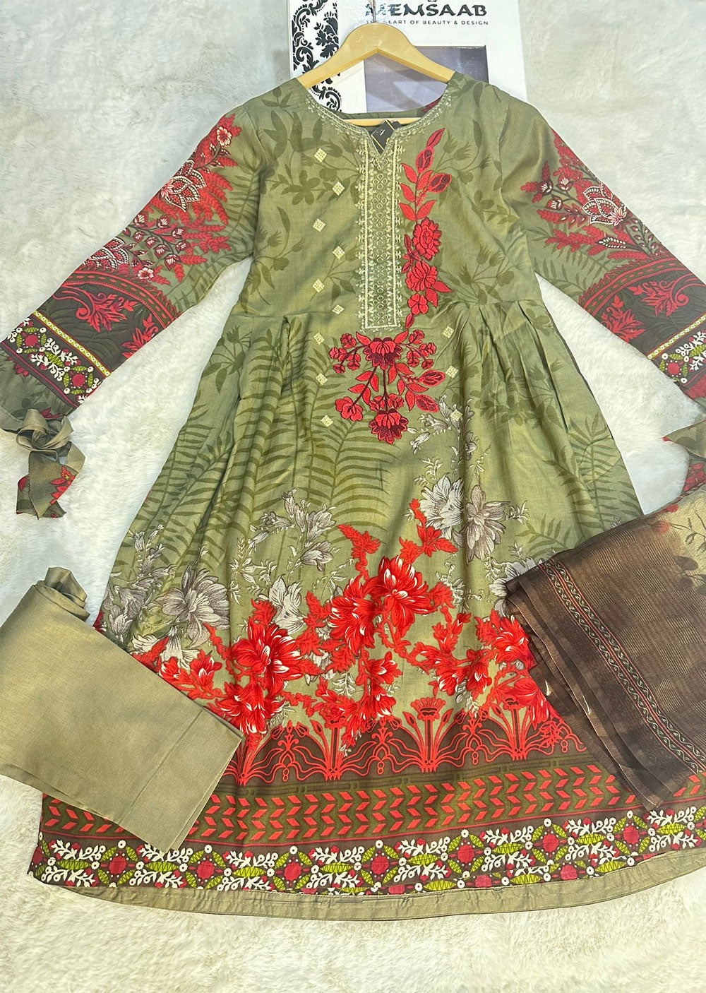 AMT470014C1 - Readymade Lawn Suit - Memsaab Online