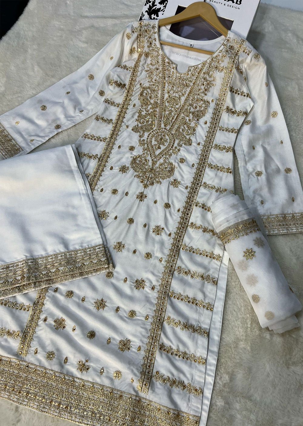 HK257 Dahlia - White Readymade Linen Suit - Memsaab Online