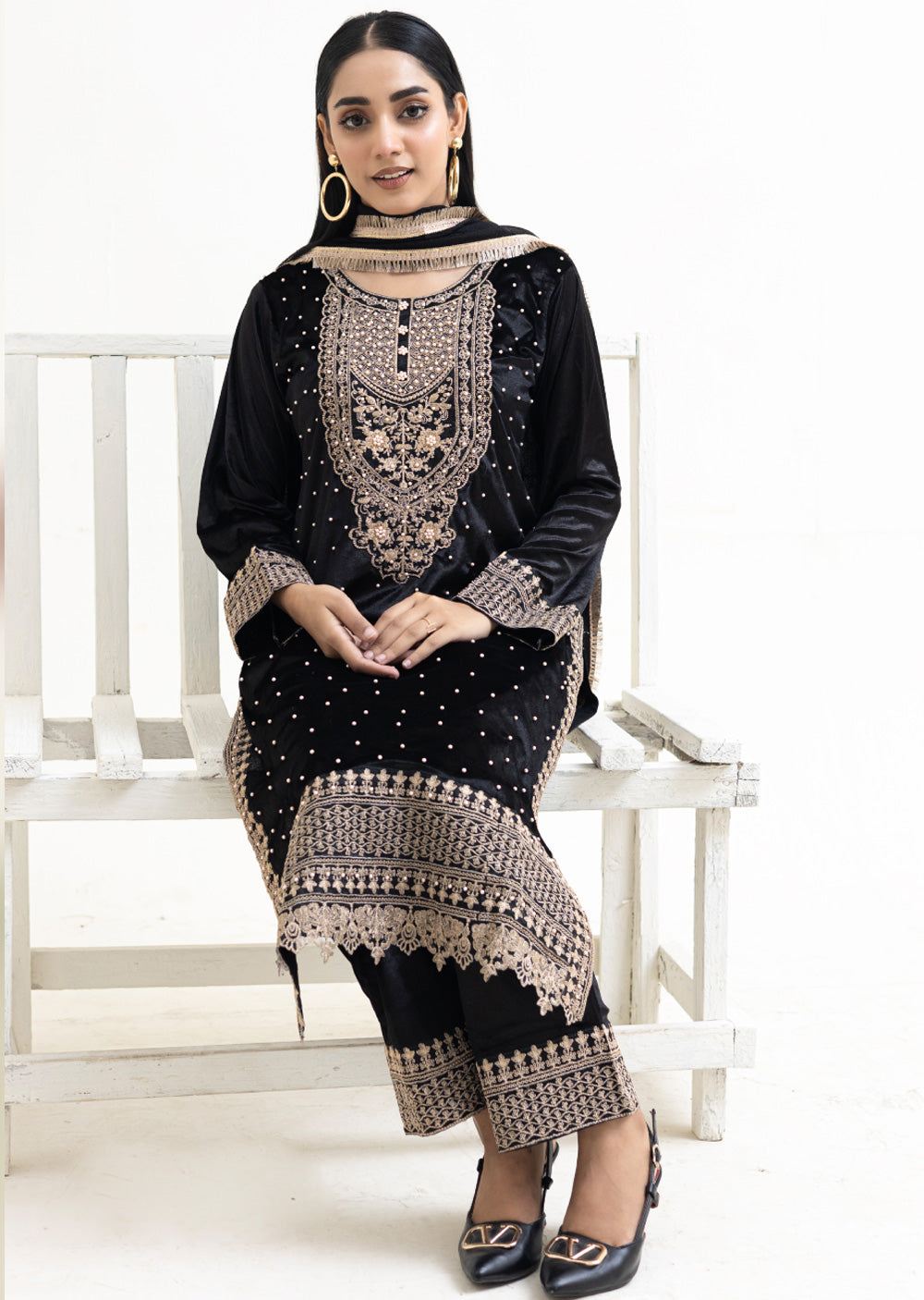 RTZ-01-R - Readymade - Rangz Winter Embroidered Signature Velvet Suit 2025 - Memsaab Online