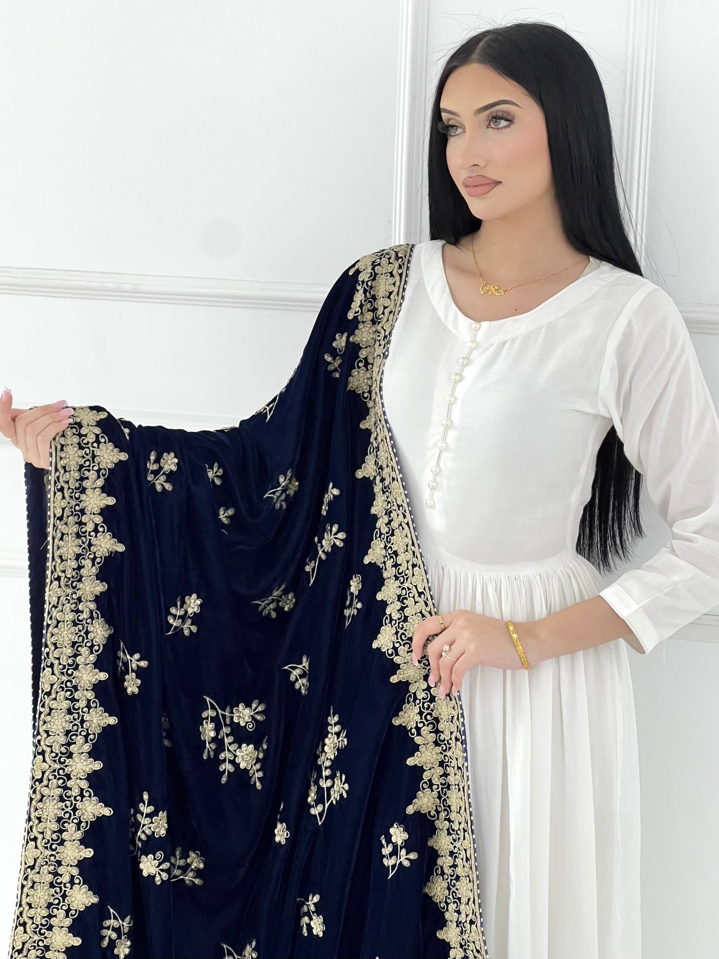SMV103 Embroidered Velvet Shawl - Memsaab Online