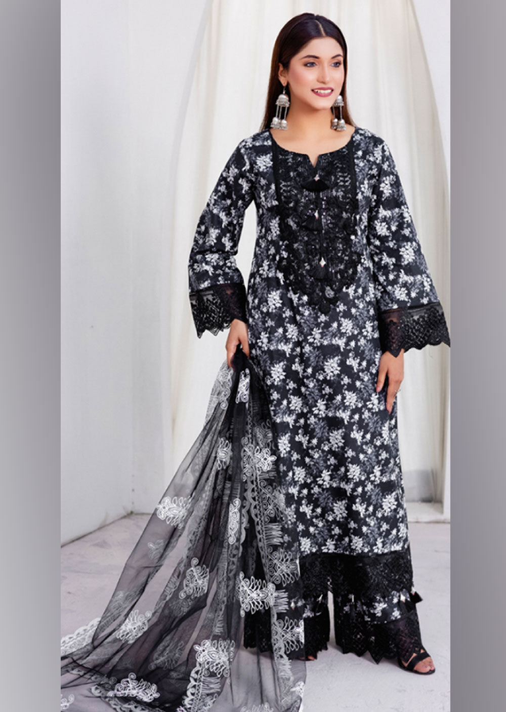 RGZ4002 Readymade Black/White Pearl Lawn Suit - Memsaab Online