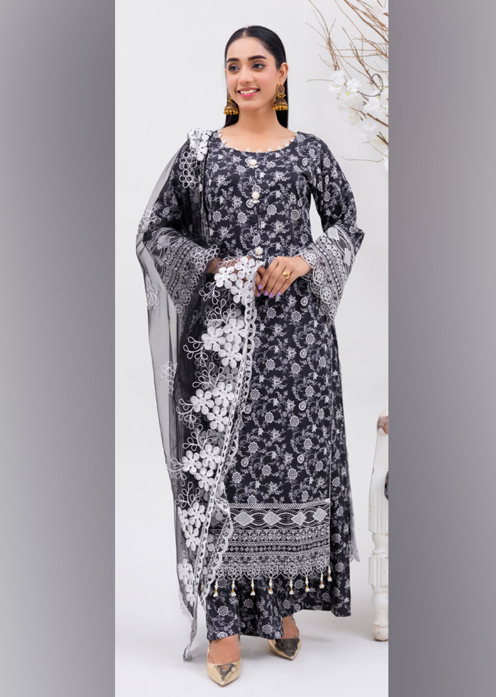 RGZ4009 Readymade Black/White Pearl Lawn Suit - Memsaab Online