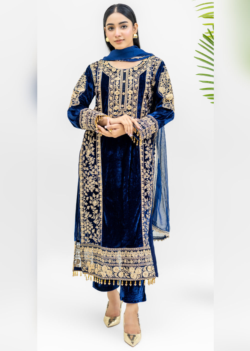 ROZ-01-R - Readymade - Rangz Luxury winter Velvet Suit 2025 - Memsaab Online