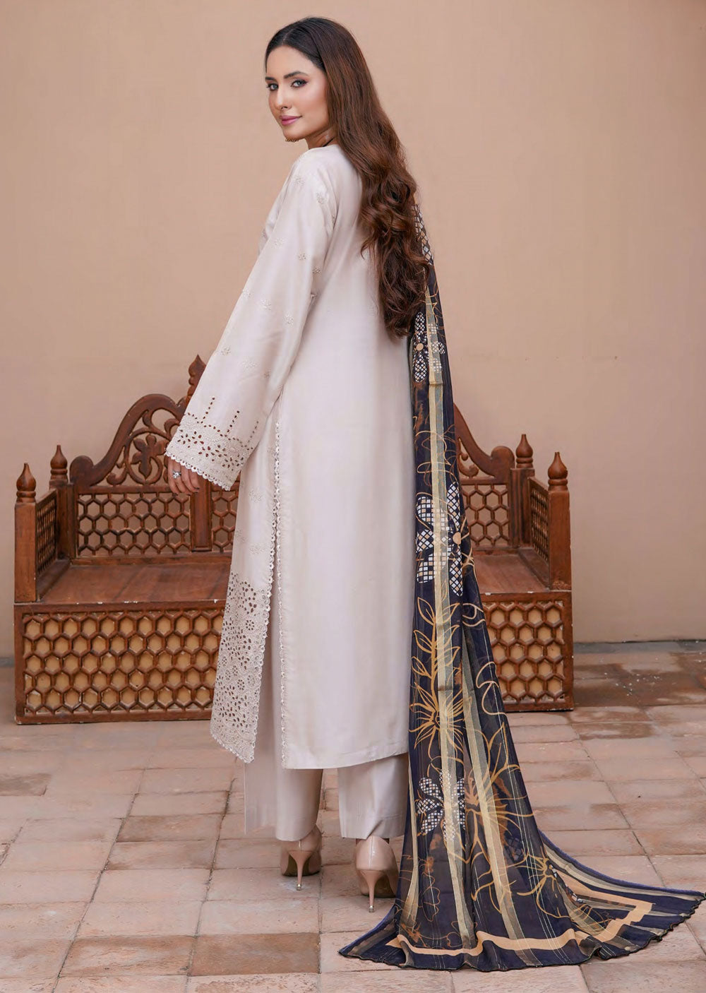 MNAR-02 - Readymade - Munira Lawn Collection 2024 - Memsaab Online