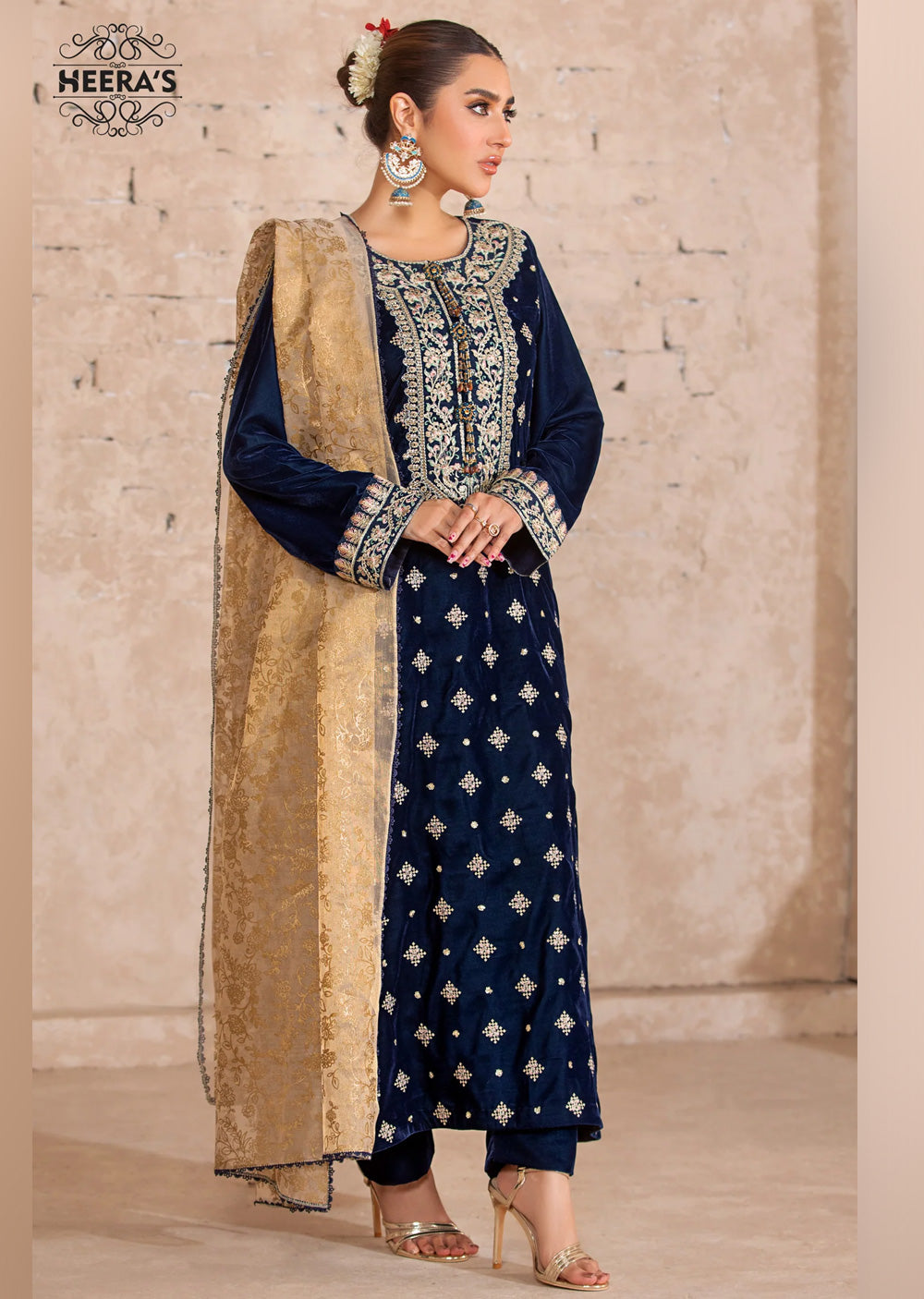 HSS-157 - Readymade Heeras Sapphire Velvet Suit - Memsaab Online