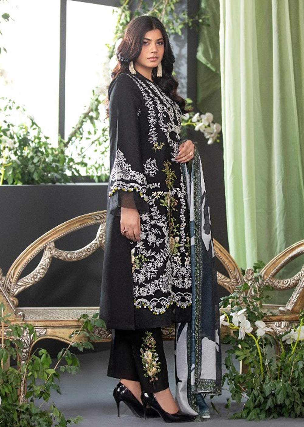 HSS-302 - Black - Readymade - Heeras Suit 2025 - Memsaab Online