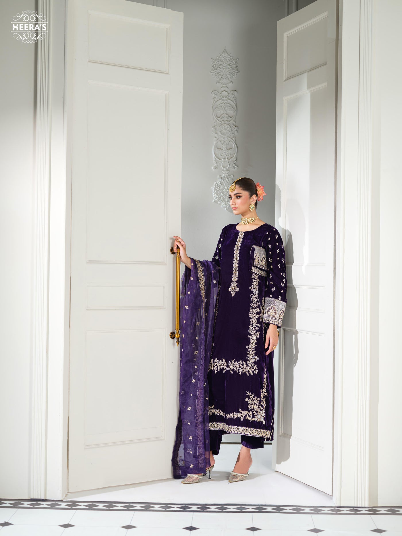 HSS-1152 - Readymade Luxury Velvet Heeras Suit - Memsaab Online