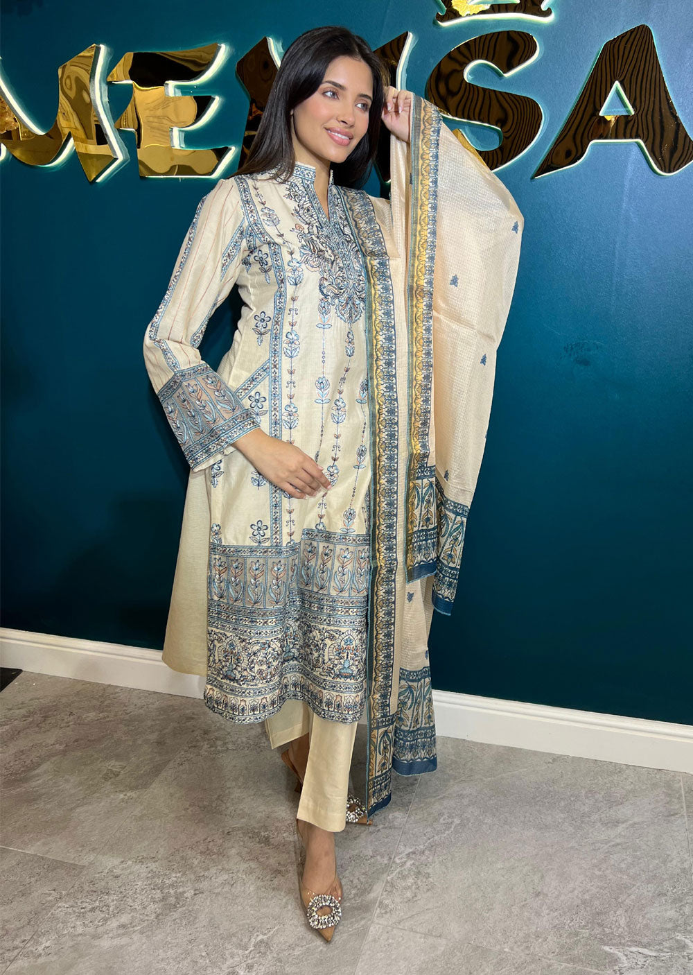 HSS-138 - Readymade Heeras Suit - Memsaab Online