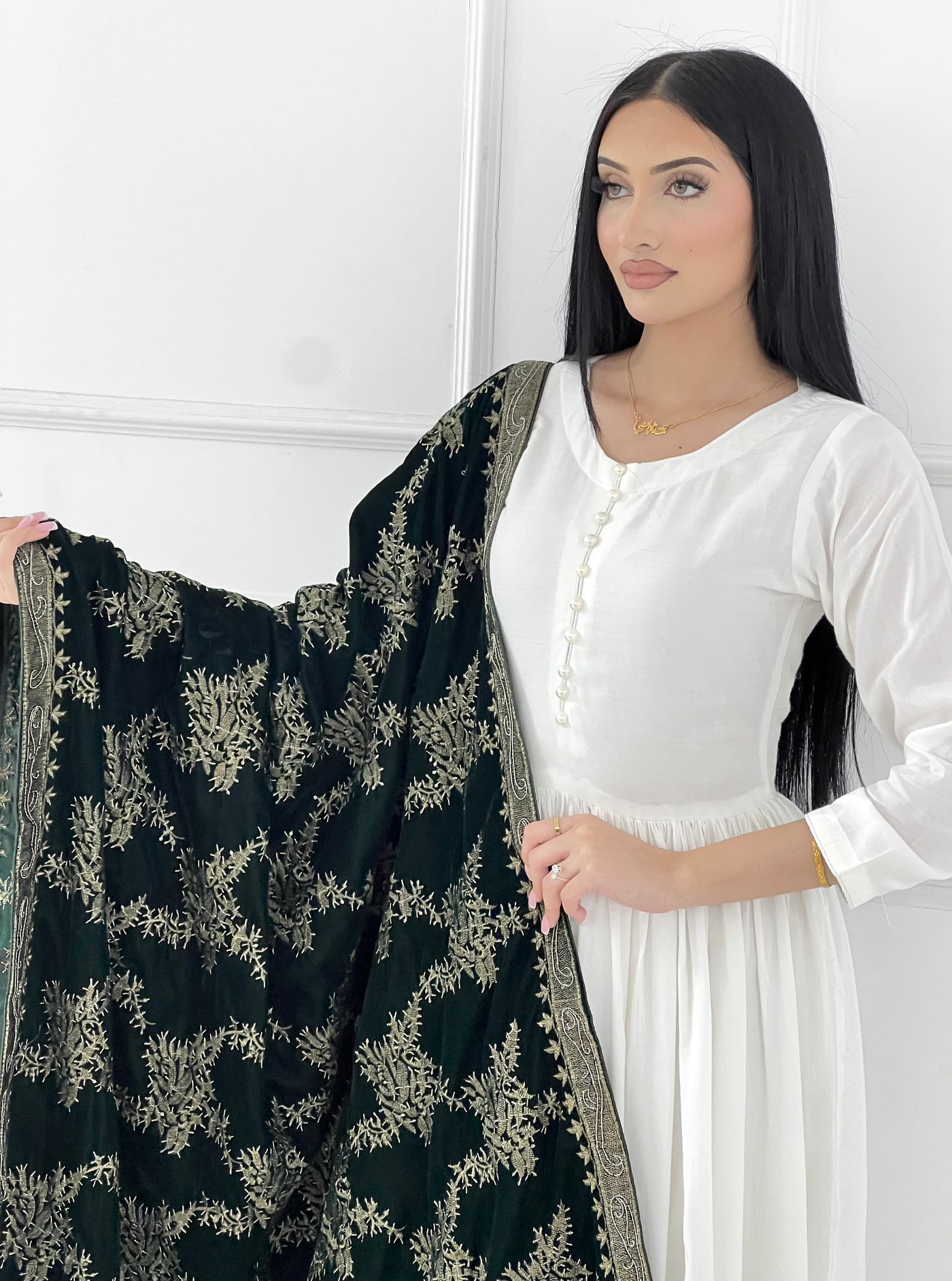 SMV102 Embroidered Velvet Shawl - Memsaab Online