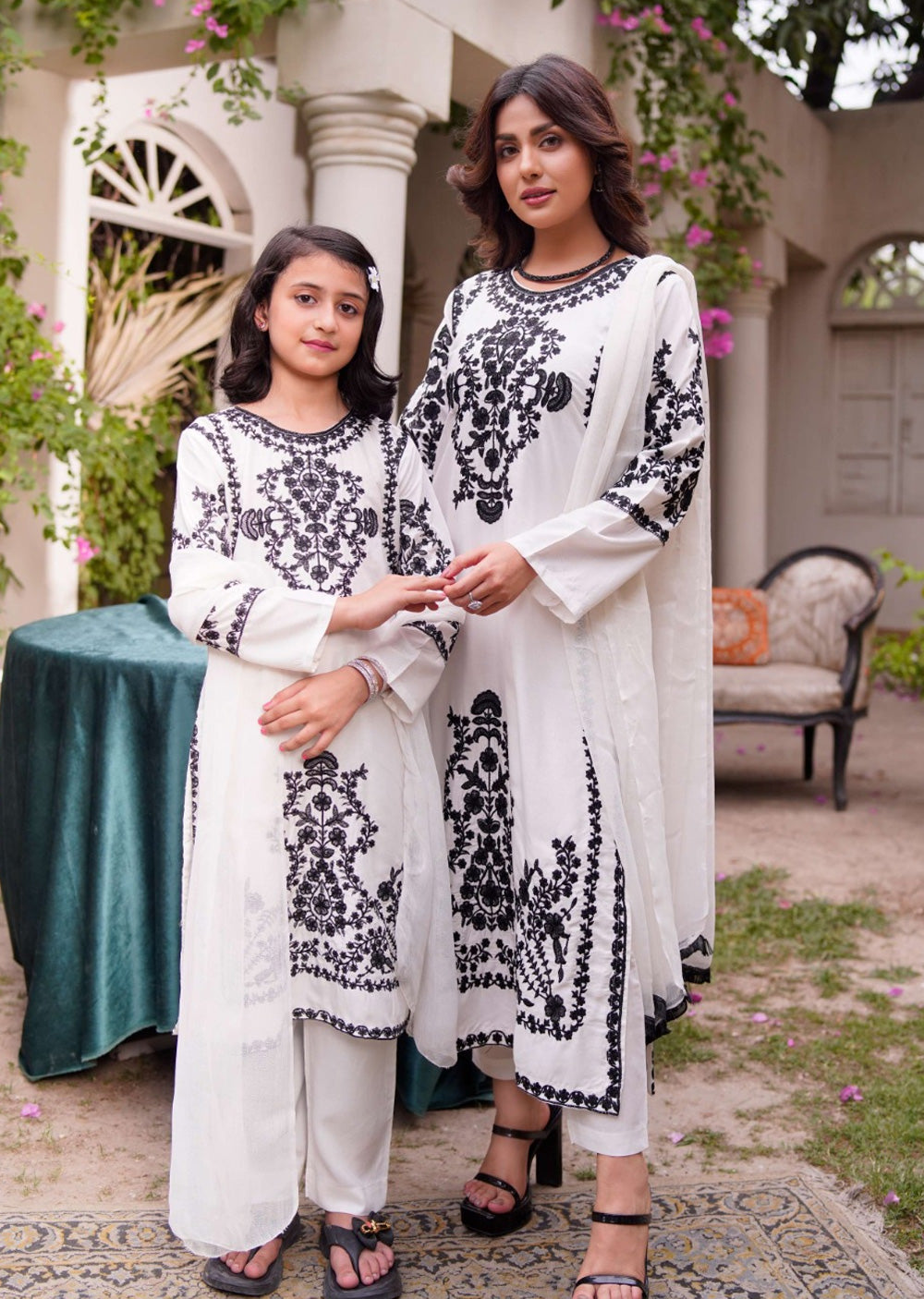 HK280 - Zareen - White Mummy n Me Linen Outfit - Memsaab Online