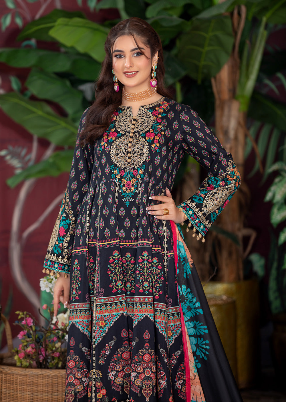 HSS-285 - Readymade Heeras Suit - Memsaab Online
