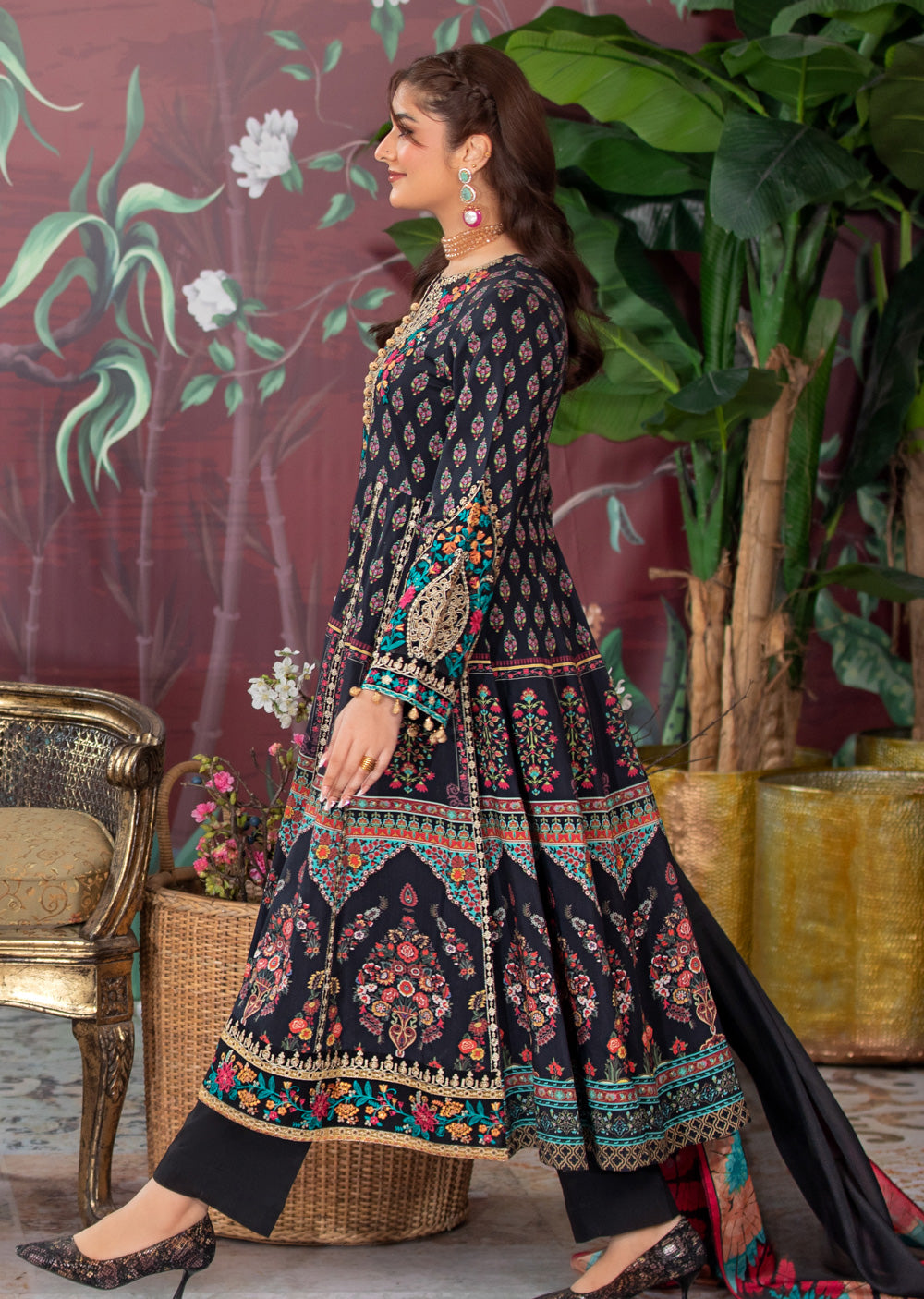 HSS-285 - Readymade Heeras Suit - Memsaab Online