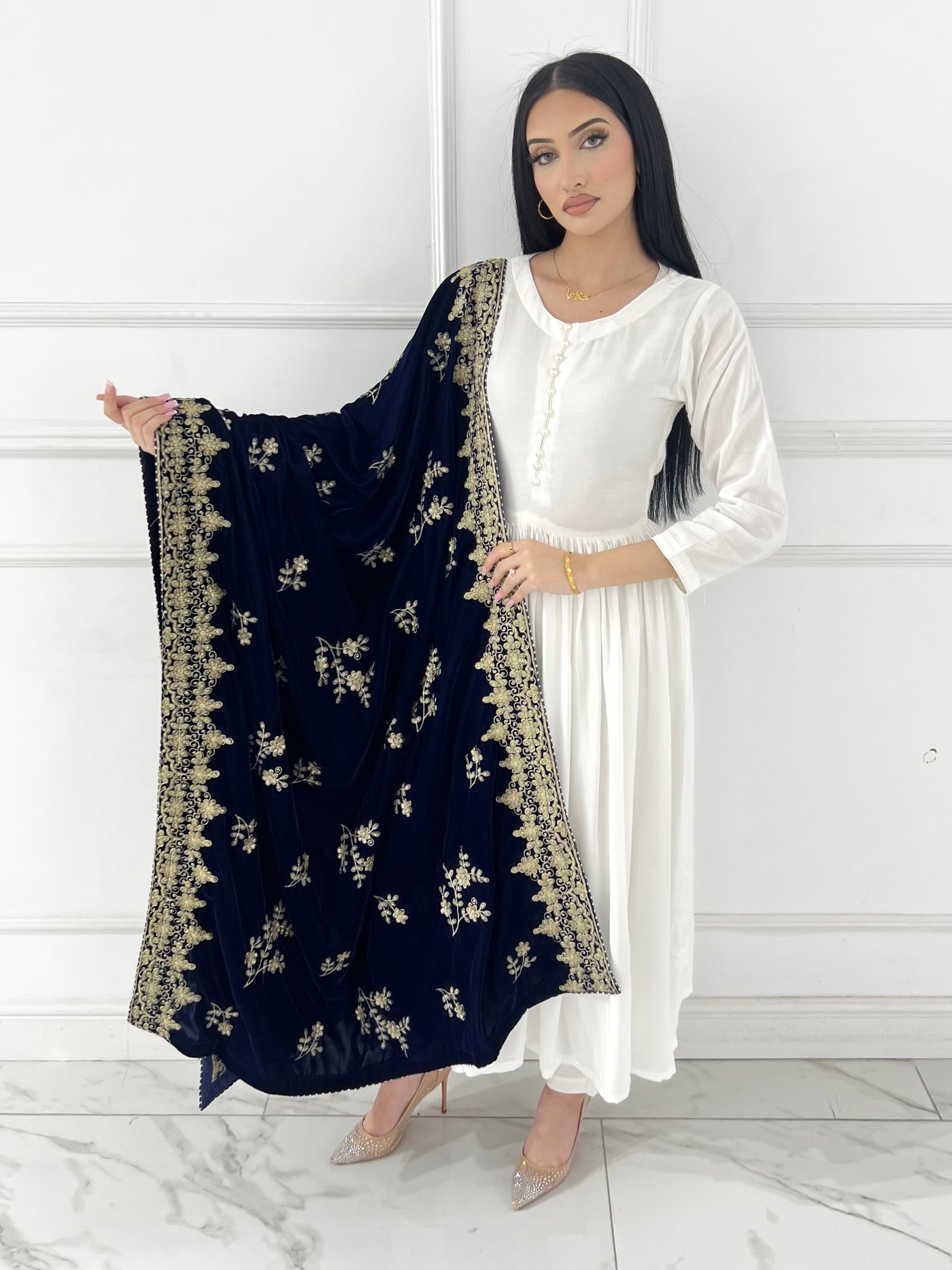 SMV103 Embroidered Velvet Shawl - Memsaab Online