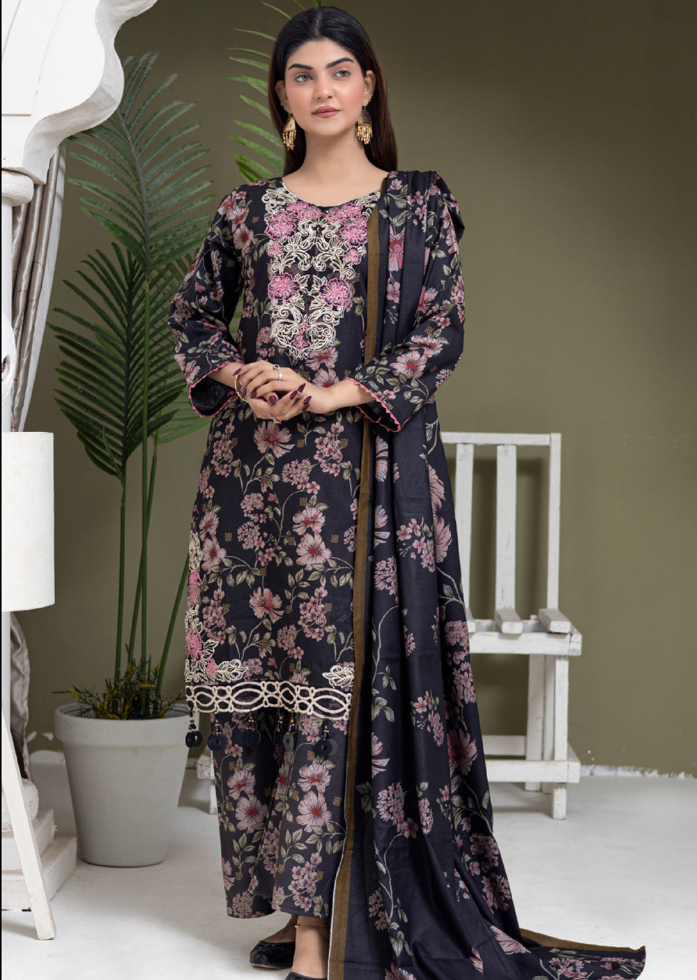 RYW-04-R - Readymade - Rangz Dastaan Winter Suit 2025 - Memsaab Online