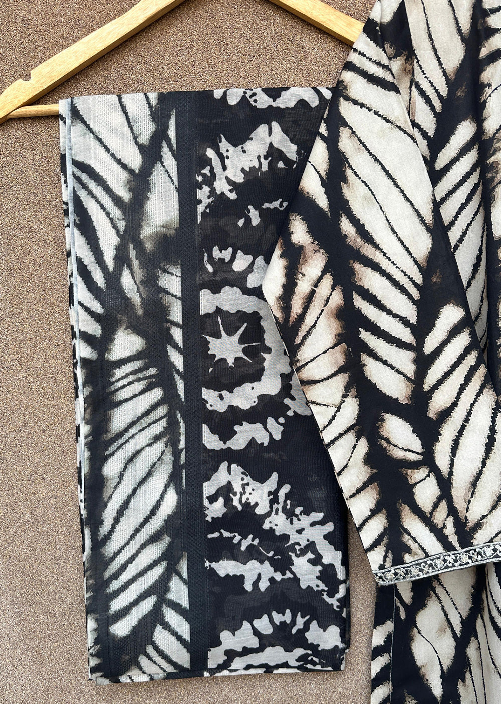 HNR-04 - Offwhite - Readymade - Haroon Cotton Printed Suit 2025 - Memsaab Online